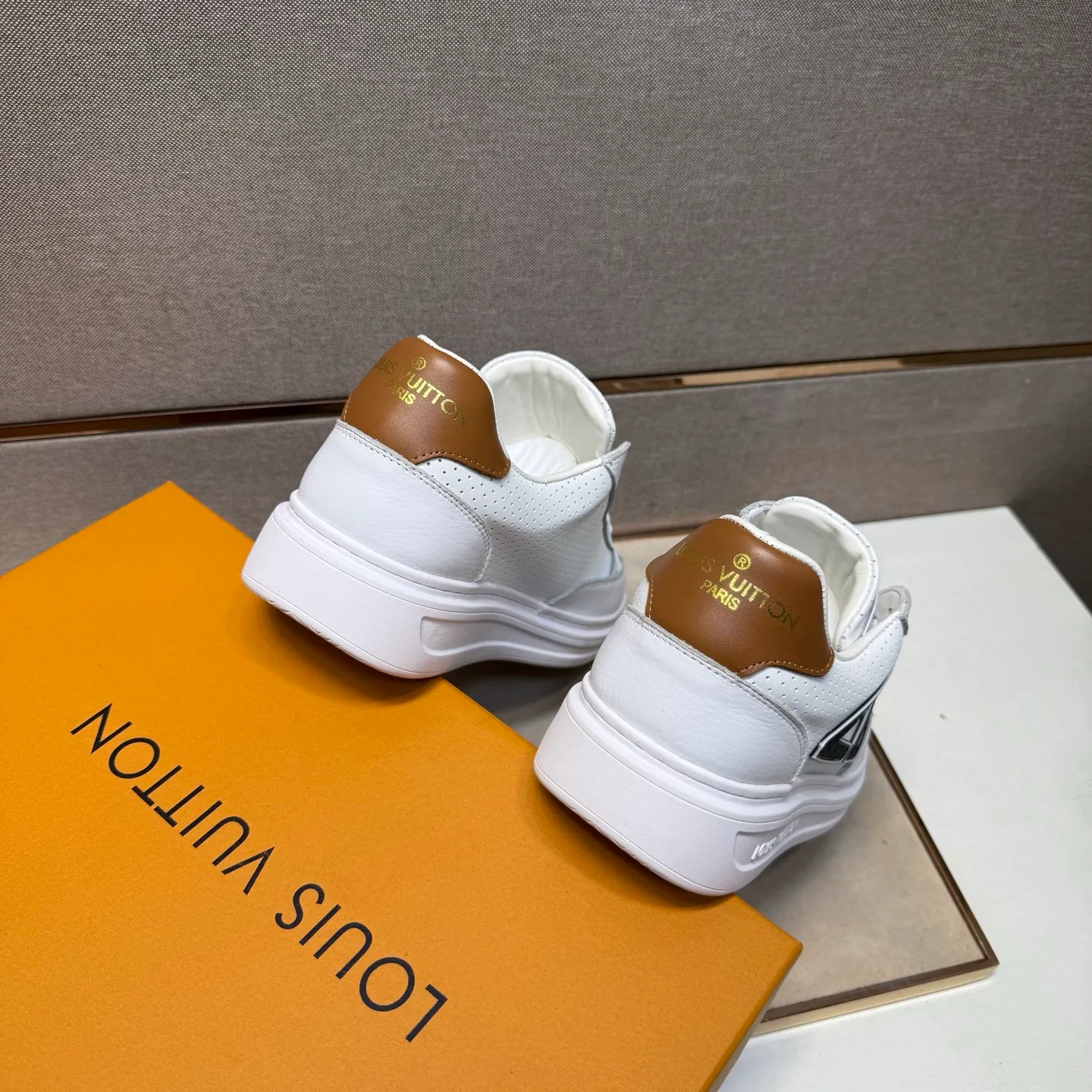 ⬛️Men's shoes 💰p420 [LV～] Men's casual shoes 2025z cabinet sales simultaneously 🔶Size: 38-44 #️⃣ 🔷6 colors🔜The upper is made of multi-material splicing ➕Genuine leather lining, comfortable and breathable, sole: original comfortable and wear-resistant outsole, ⚠️Real thing📱Photographed🎬The real thing is better📢📢📢